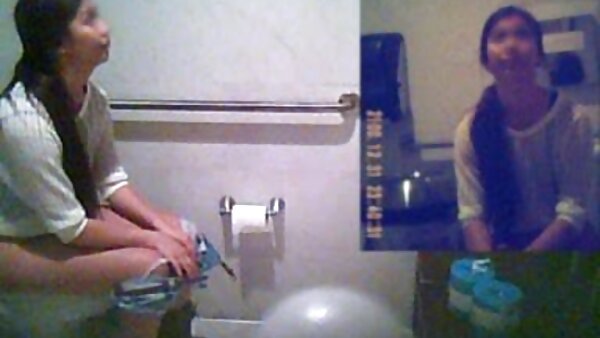 حریص برای تقدیر دختر ناتنی آلیس اندرسون از فیلم سکسی کردی مکیدن دیک پدر ناتنی خود لذت می برد