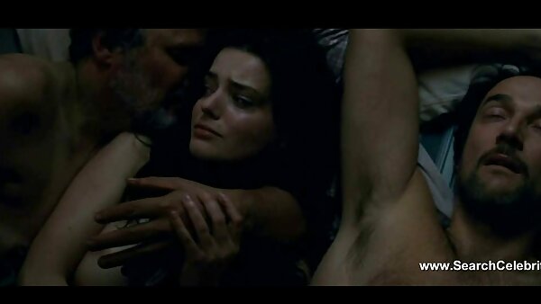 جوجه لباس عجیب نیکول به عکسهای سکسی کردی یک دیک قوی ضربه محکمی می دهد