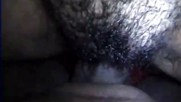 فونیکس ماری بلوند انحنا کردی سکس دار سوار دیک می شود و آن را می مکد