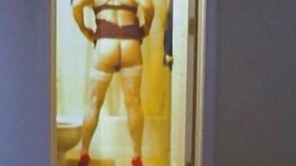 «آلیسون تایلر» دختر سکس کردی فیلم بچه خالکوبی شده توسط «ریچی بلک» با شخصیت تندخو لعنت شده است