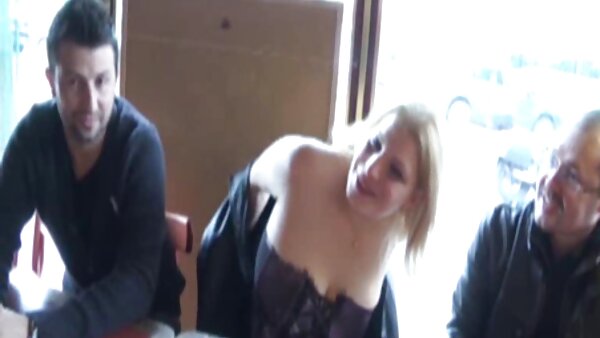 لباس زیر زنانه با طرح پلنگی خیره کننده در ویدیوی POV مقعدی می کند فیلم سکسی کوردی