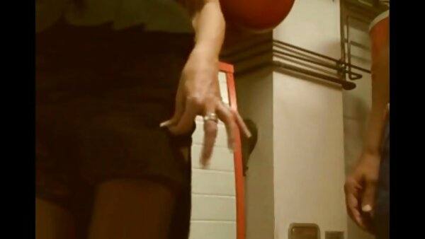 بچه های شیطون در مهمانی شاخ می کوردی سکس شوند و دیوانه می شوند