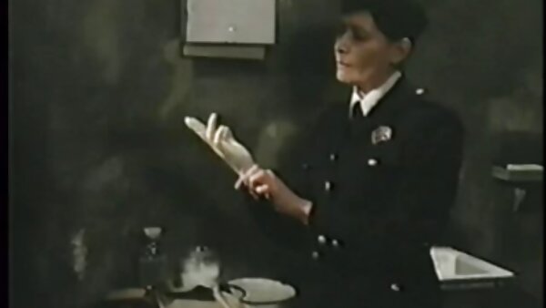 حوری لعنتی، کندرا لوست، با دانلود فیلم سکسی کردی ملایمت به تیغ او پرداخت